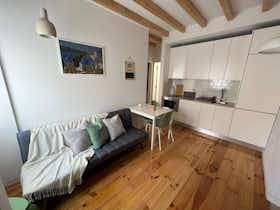 Mieszkanie do wynajęcia za 1300 € miesięcznie w mieście Lisbon, Rossio de Palma