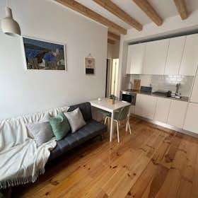 Apartment for rent for €1,300 per month in Lisbon, Rossio de Palma