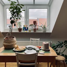 Apartment for rent for €1,600 per month in Hannover, Bödekerstraße
