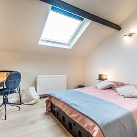 Casa para alugar por € 625 por mês em Charleroi, Rue d'Assaut