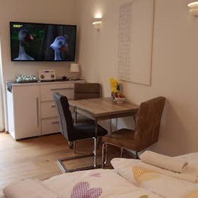 Appartement te huur voor € 1.550 per maand in Bergisch Gladbach, Dolmanstraße
