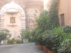 Studio for rent for €700 per month in Rome, Vicolo dei Panieri