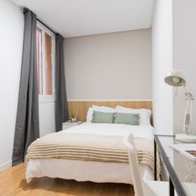 Private room for rent for €620 per month in Madrid, Calle de Alejandro González