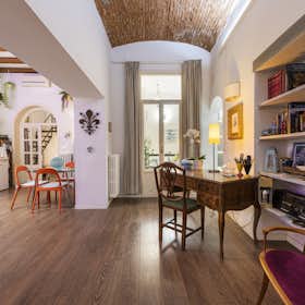 Apartment for rent for €1,750 per month in Florence, Via delle Seggiole