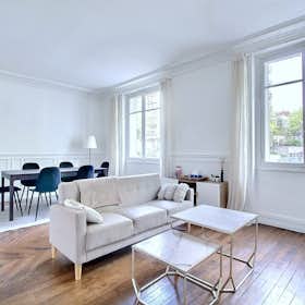 Apartment for rent for €2,280 per month in Paris, Rue de Rémusat