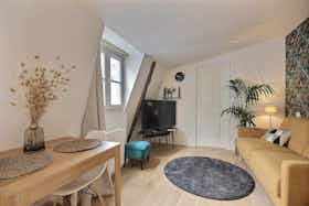 Studio for rent for €1,506 per month in Paris, Rue du Temple