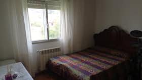 Privé kamer te huur voor € 250 per maand in Cambre, A Agra do Mero