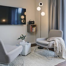 Studio for rent for €1,799 per month in Hamburg, Oeverseestraße