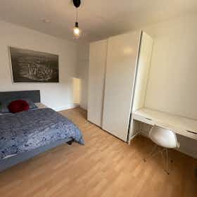 Отдельная комната сдается в аренду за 850 € в месяц в Munich, Theresienstraße