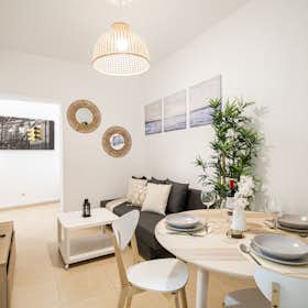 Apartment for rent for €3,400 per month in Madrid, Calle de las Infantas
