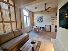 Apartment for rent for €1,900 per month in Antwerpen, Nieuwstad