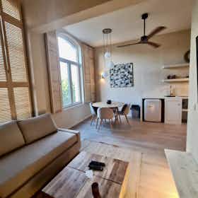 Apartment for rent for €1,900 per month in Antwerpen, Nieuwstad