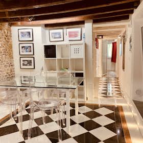 Shared room for rent for €290 per month in Florence, Via San Gallo