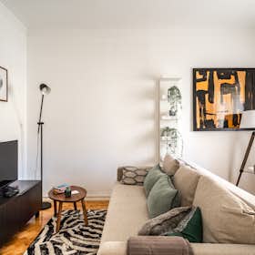 Apartment for rent for €2,270 per month in Lisbon, Rua de Infantaria 16