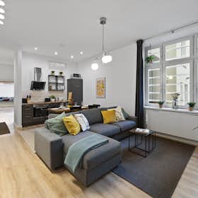 Apartment for rent for €3,300 per month in Berlin, Fehmarner Straße