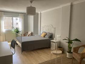 Habitación privada en alquiler por 575 € al mes en Alicante, Calle Maestro Marqués