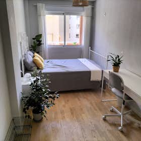 Private room for rent for €495 per month in Alicante, Calle Maestro Marqués