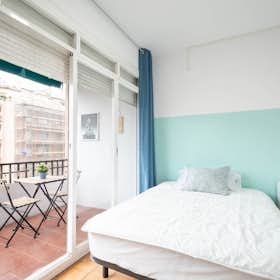 Private room for rent for €750 per month in Barcelona, Carrer de Pi i Margall