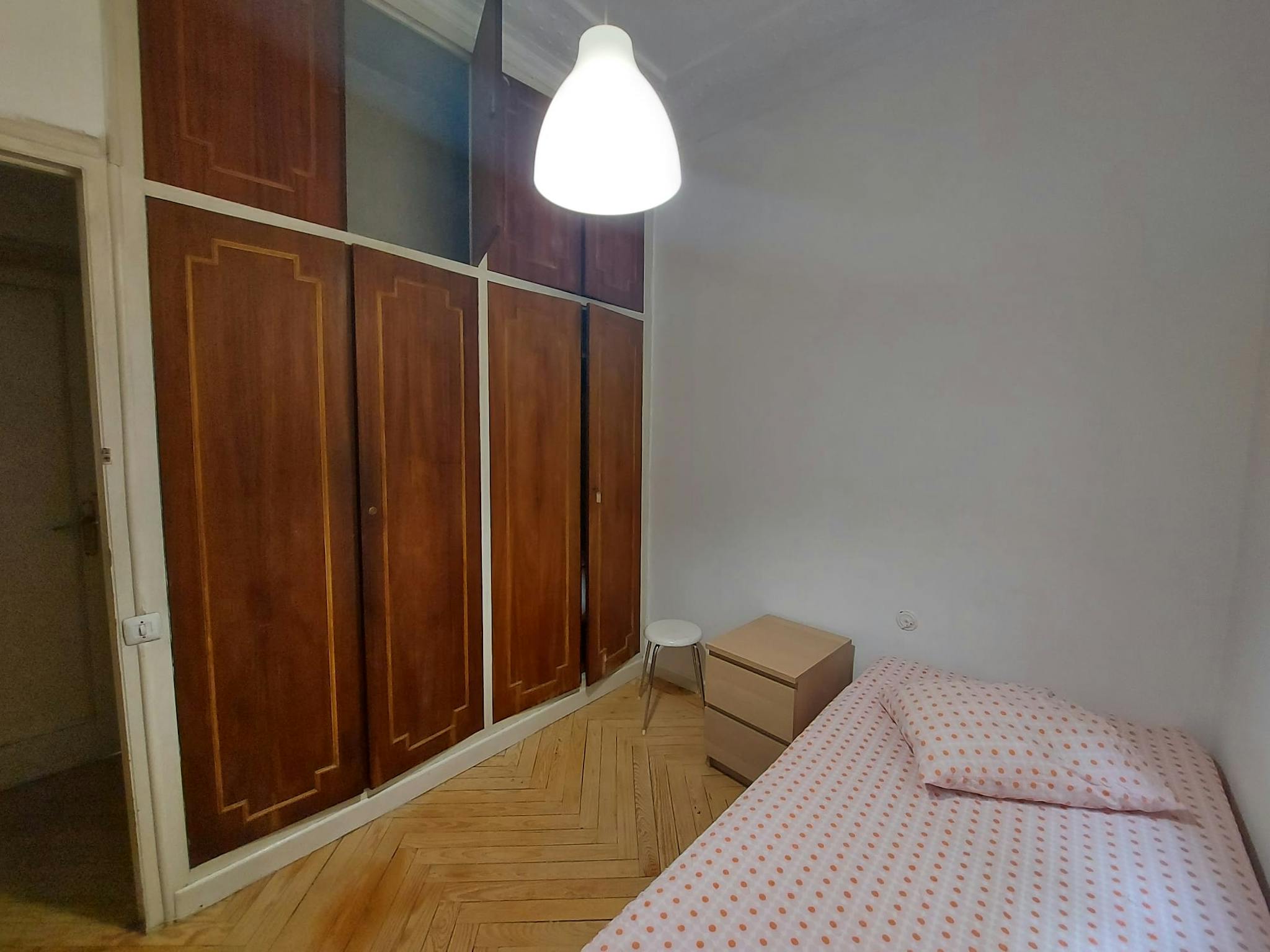 Calle de Guzmán el Bueno, Madrid preview