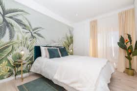 Appartement te huur voor € 2.000 per maand in Faro, Rua Frei Lourenço de Santa Maria