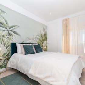 Apartment for rent for €2,000 per month in Faro, Rua Frei Lourenço de Santa Maria
