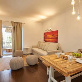 Apartment for rent for €1,000 per month in Cascais, Rua Doutor António Dias Pinheiro