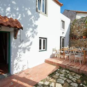 House for rent for €1,000 per month in Sintra, Travessa da Cruz