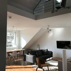 Apartment for rent for €2,190 per month in Hamburg, Wiesenstraße