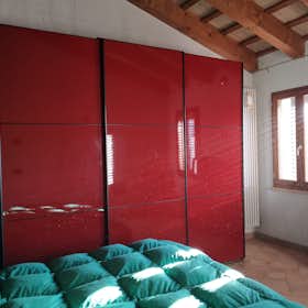 WG-Zimmer zu mieten für 450 € pro Monat in Pernumia, Via Palù Inferiore