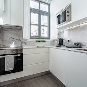 Apartment for rent for €1,500 per month in Porto, Rua Formosa