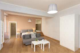 Apartment for rent for €2,200 per month in Rome, Via Alessandria