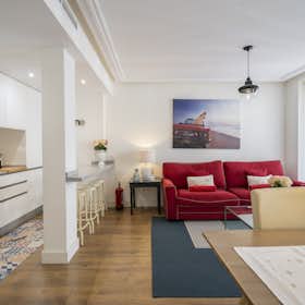 Apartment for rent for €3,000 per month in Madrid, Calle de Atocha