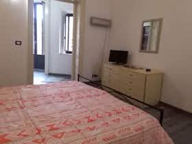 Apartamento para alugar por € 500 por mês em Catania, Via San Gaetano