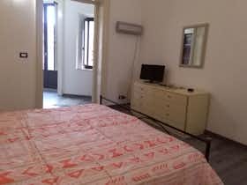 Apartament de închiriat pentru 500 EUR pe lună în Catania, Via San Gaetano