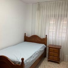 Private room for rent for €290 per month in Getafe, Calle Brunete