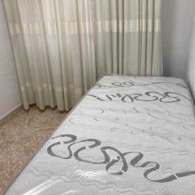 Private room for rent for €280 per month in Getafe, Calle Brunete