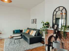 Apartamento para alugar por € 1.500 por mês em Ixelles, Place de la Petite Suisse