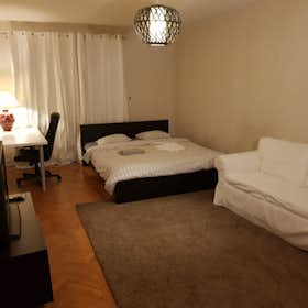 Private room for rent for SEK 5,600 per month in Göteborg, Vintervädersgatan