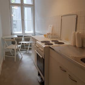 Mehrbettzimmer zu mieten für 375 € pro Monat in Berlin, Wilsnacker Straße