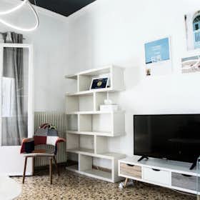 Appartement te huur voor € 900 per maand in Argyroúpoli, Averof