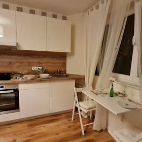 Private room for rent for €670 per month in Köln, Staffelsbergstraße