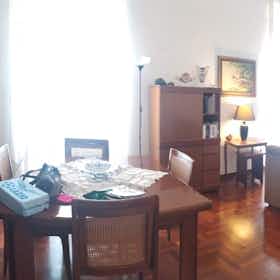 Appartement te huur voor € 1.200 per maand in Tivoli, Via Trevio
