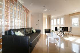 Appartement te huur voor € 1.000 per maand in Málaga, Pasillo Matadero