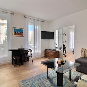 Apartment for rent for €2,280 per month in Paris, Boulevard Garibaldi