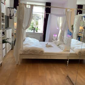 Apartment for rent for €2,000 per month in Munich, Ligsalzstraße