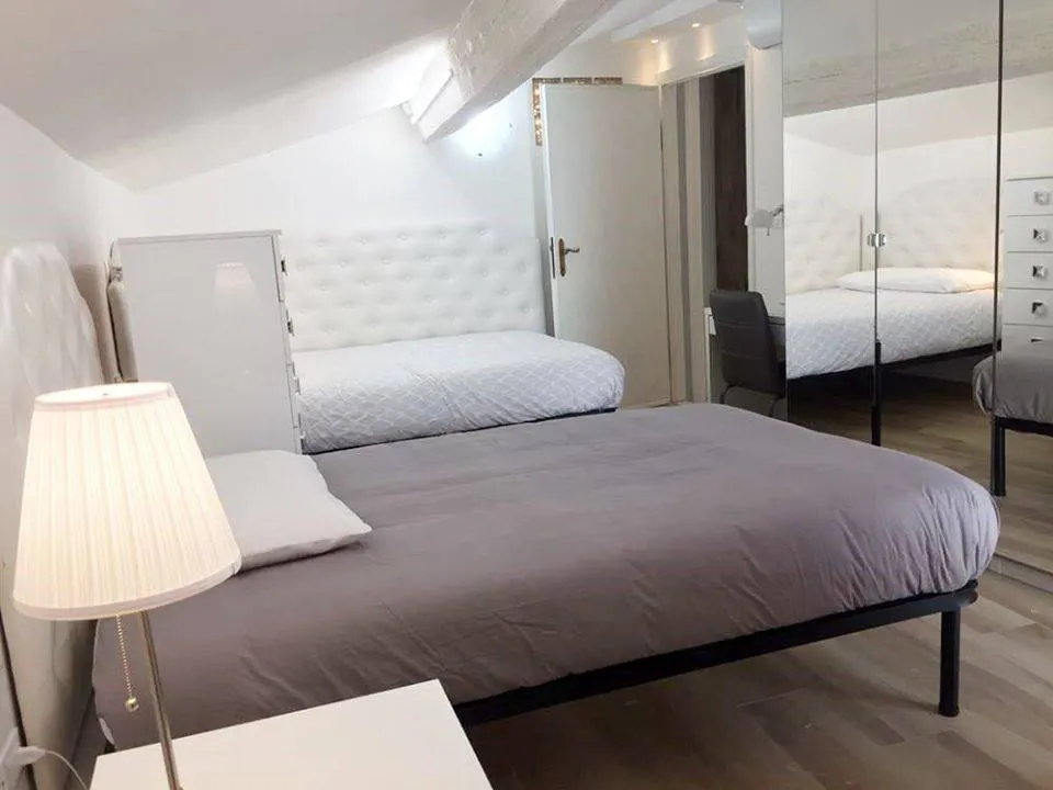 Shared room in Via Camillo Benso di Cavour, Florence (1220633) ROOM 3