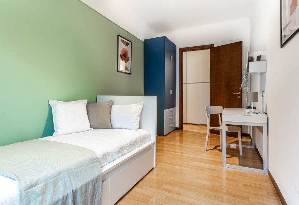 Via Coluccio Salutati, Milan