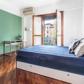 Private room for rent for €1,190 per month in Milan, Via Coluccio Salutati