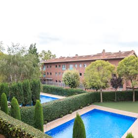 Lägenhet att hyra för 2 779 € i månaden i Sant Cugat del Vallès, Carrer de Sabina Cañameras