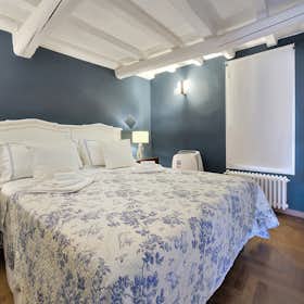Apartment for rent for €1,815 per month in Florence, Via della Chiesa